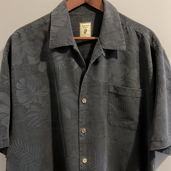 CASUAL BUTTON UP SHORT SLEEVED SHIRT (XL) - Picture 2 of 14